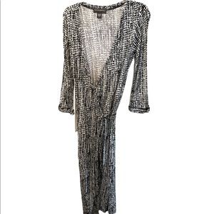 Banana Republic Black & White Print Rayon Wrap Dress (Size M)